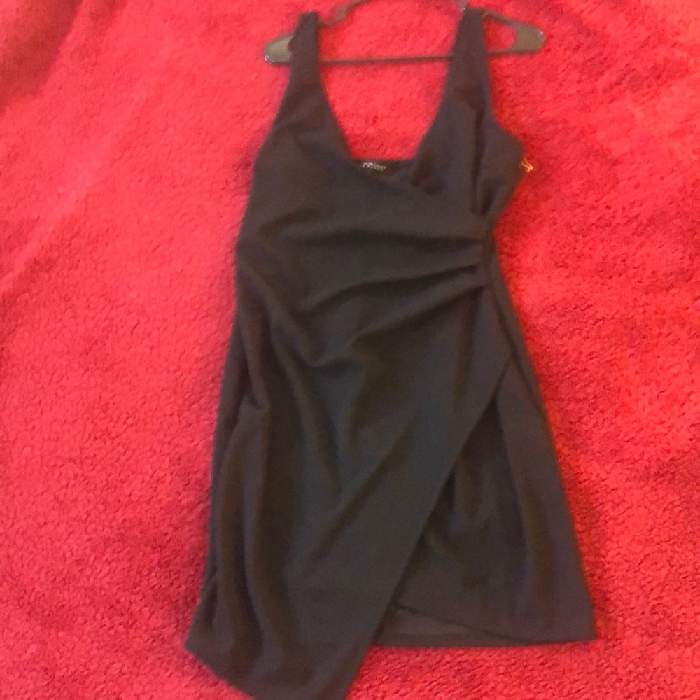Little black dress. Perfect dress for a night out with your bae.